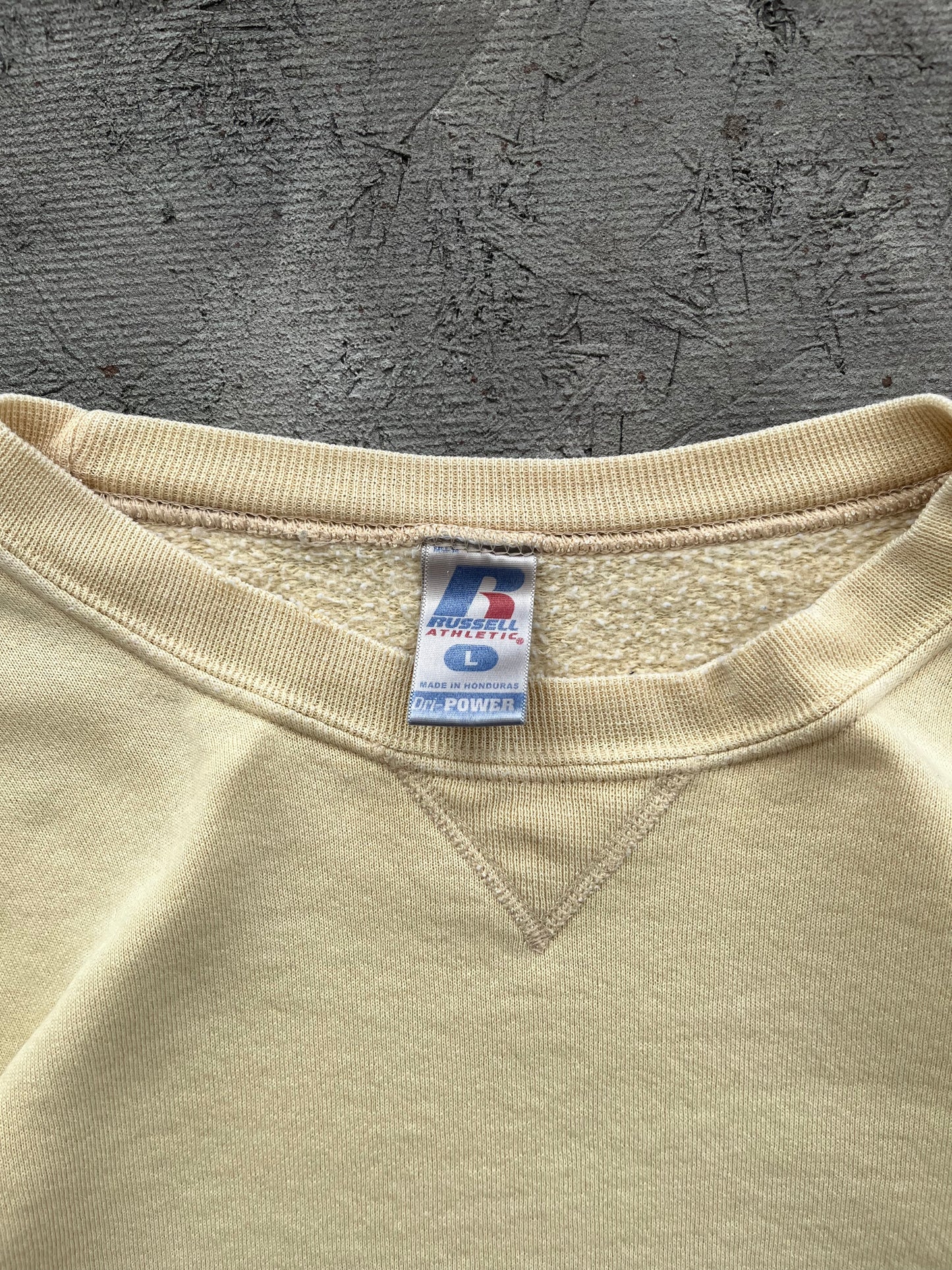 2000s Russell Athletic Blank Cream Crewneck - L