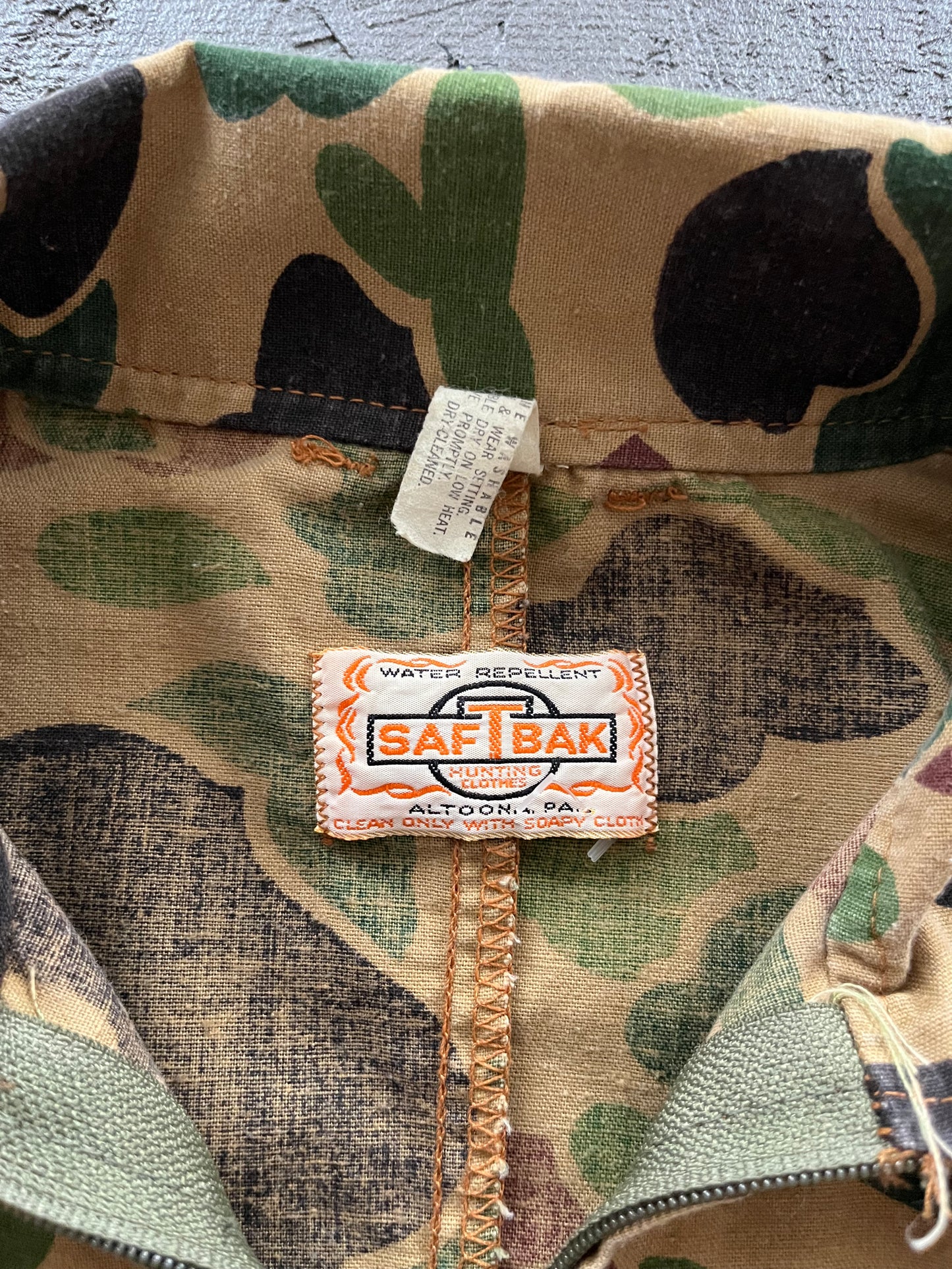 Vintage 1980s Cropped Camo Jacket - XL